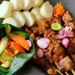 Rahasia Sate Kambing Empuk dan Anti Prengus Tanpa Presto