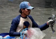 Ria Ricis Terjun ke Ciliwung, 10 Momen Menangkap Ikan Sapu‑sapu yang Menggugah