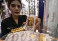 Rusia Jual Emas Besar-Besaran untuk Menghadapi Krisis Ekonomi