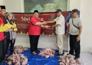 Semangat Berbagi Iduladha, Ribuan Paket Daging Kurban Disalurkan untuk Warga Miskin