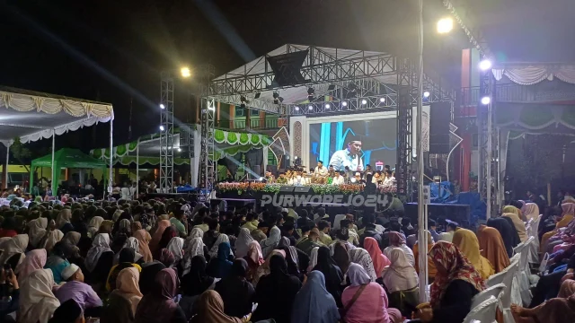 SMK Ma'arif NU 1 Bener Gelar Pengajian Akbar untuk Membangun Generasi Terampil dan Religius