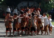 Tari Dolanan Anak: Mandala Sandi Yudha Bangkitkan Permainan Tradisional untuk Generasi Alpha Kudus