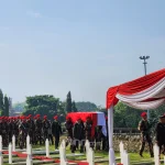Upacara Militer Khidmat: Penghormatan Terakhir untuk Kolonel Inf (Purn.) Muharwen