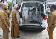 Wali Kota Alfin Serahkan Ambulance untuk Warga Dusun Harapan, Sungai Ning