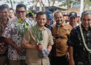 Ahmad Luthfi Ajak Masyarakat Jaga Pesisir Jateng