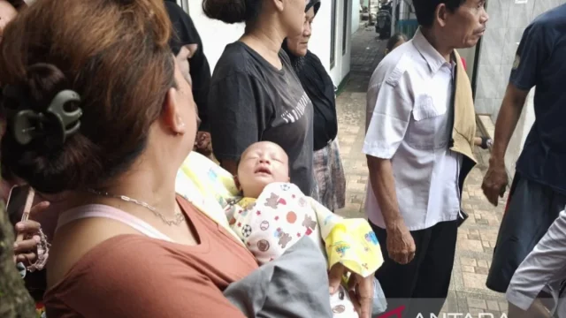 Bayi Laki-Laki Ditemukan dalam Tas di Gang Permukiman di Garut, Polisi Telusuri Identitas Orang Tua