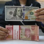 Dolar AS Menguat, Rupiah Melemah Hingga Rp18.019 per Dolar AS