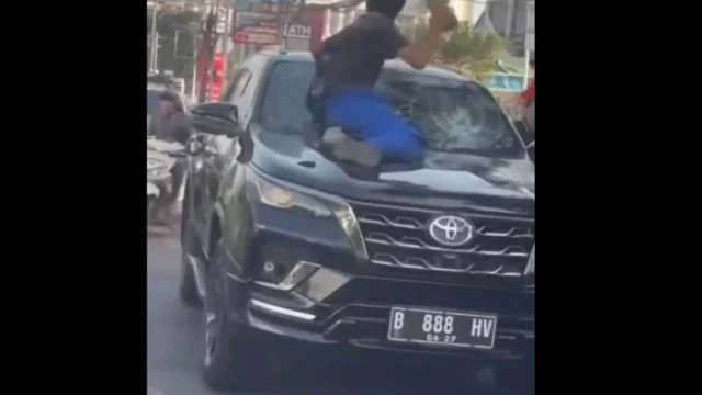 Fortuner Diamuk Massa di Tanah Abang: Kronologi dan Penyebab