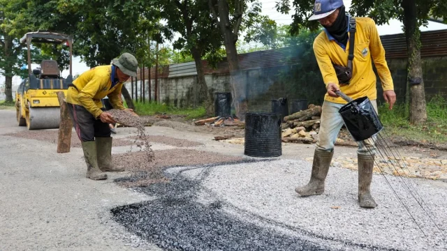 Gubernur Jateng Tambah Anggaran untuk Perbaikan Jalan Rusak di Blora