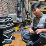 Harga Bahan Naik: Pengrajin Joran di Cianjur Menghadapi Kesulitan