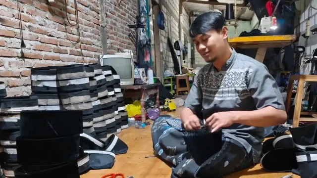 Harga Bahan Naik: Pengrajin Joran di Cianjur Menghadapi Kesulitan