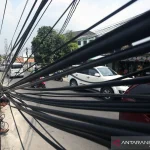 Kabel WiFi Semrawut di Jalan Sumber-Sulang: Bahaya bagi Masyarakat dan Keselamatan