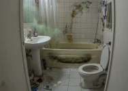 Kamar Mandi Mengeluarkan Bau Menyengat? Ini Penyebabnya