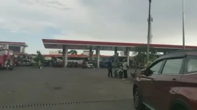 Kemacetan Pertamina di Makassar: Antrean Panjang Kendaraan Hingga Truk