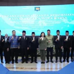 Menteri Dalam Negeri Serahkan Penghargaan Satyalancana untuk Inovasi Sektor Maritim