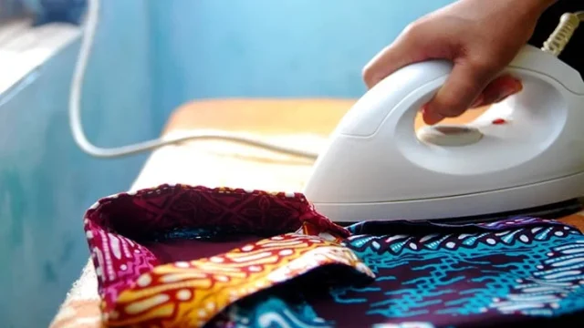 Merawat Batik Kudusan: Tips Mencuci dan Menghemat Warna Cantik