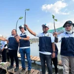 Pancasila dan Lingkungan: PLN Bantu 2.000 Bibit Tanaman di Pantai Tirang Semarang