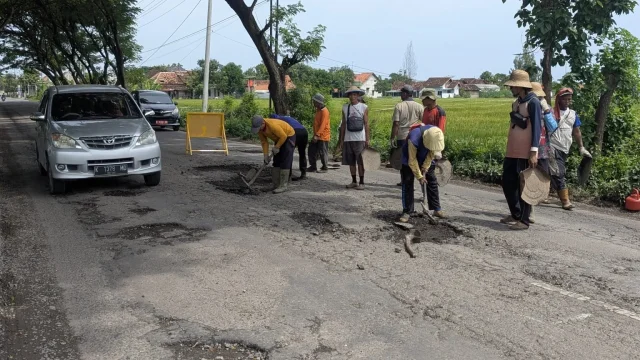Pemprov Jateng Ambil Langkah Darurat Atasi Jalan Rusak