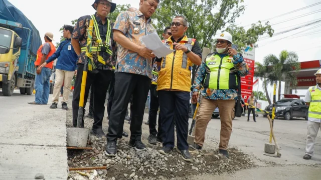 Pemprov Jateng Kebut Perbaikan Infrastruktur Jalan dan Jembatan