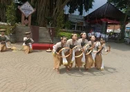 Perjuangan Mempertahankan Tradisi Caping Kalo di Kudus