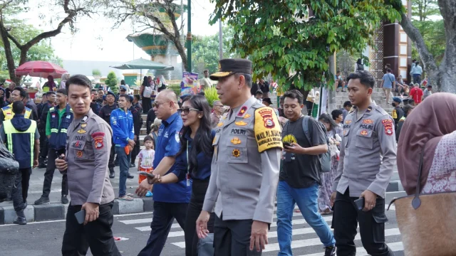 Polisi Kawal Aktivitas Warga di Gowa dengan Lancar dan Aman
