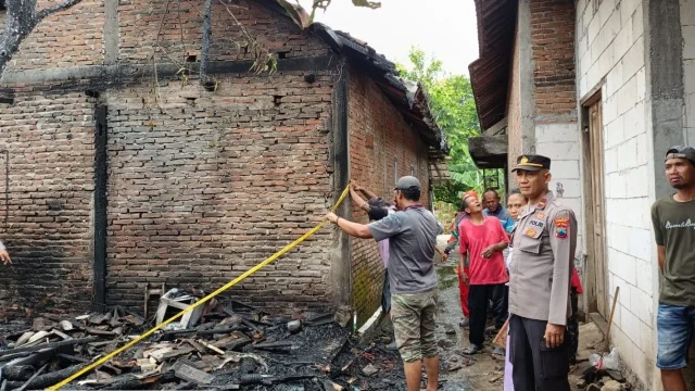 Polisi Menjejak Pelaku Pembakaran Rumah di Demak