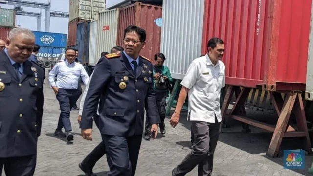 Purbaya Sidak Pelabuhan Priok, Ribuan Kontainer Menumpuk Berbulan-bulan: Kementerian Keuangan Ambil Tindakan