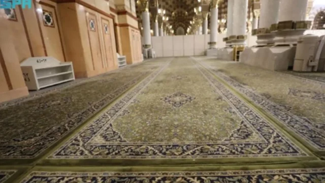 Rahasia Karpet Masjid Nabawi yang Selalu Bersih dan Nyaman