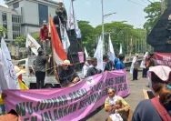 Ratusan Petani dan Nelayan Menggelar Demo di Kantor Gubernur Jateng