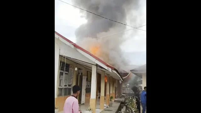 Rumah Orang Tua Mantan Pj Bupati Kerinci Terbakar Akibat Korsleting Listrik