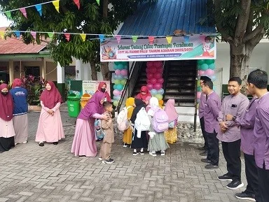 Sambut Sekolah Baru dengan Ceria: Tips Orang Tua untuk Mendampingi Anak