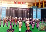 Sambutan Gembira: 121 Atlet Jember Marching Band Menyambut Rombongan Konsulat China