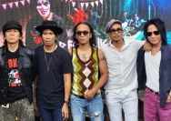 Slank Hadirkan Kritik Sosial dan Duka Kehilangan Ayah dalam Album Republik Fufufafa