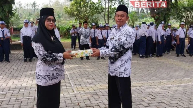 SMPN 5 Rembang Gelar Pengumuman Kelulusan Luring Secara Sederhana