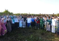 Taj Yasin Ajak Ratusan Santri Tanam Mangrove untuk Melestarikan Pesisir Jawa Tengah