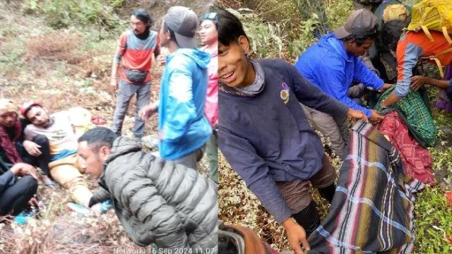 Tragedi di Apparalang: Elmi Febrianti Terjatuh di Tebing, Pengunjung Asyik Menonton